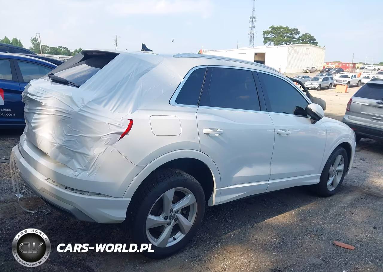 2019 Audi Q3 2.0T Premium VIN:WA1AECF3XK1079127 - 13