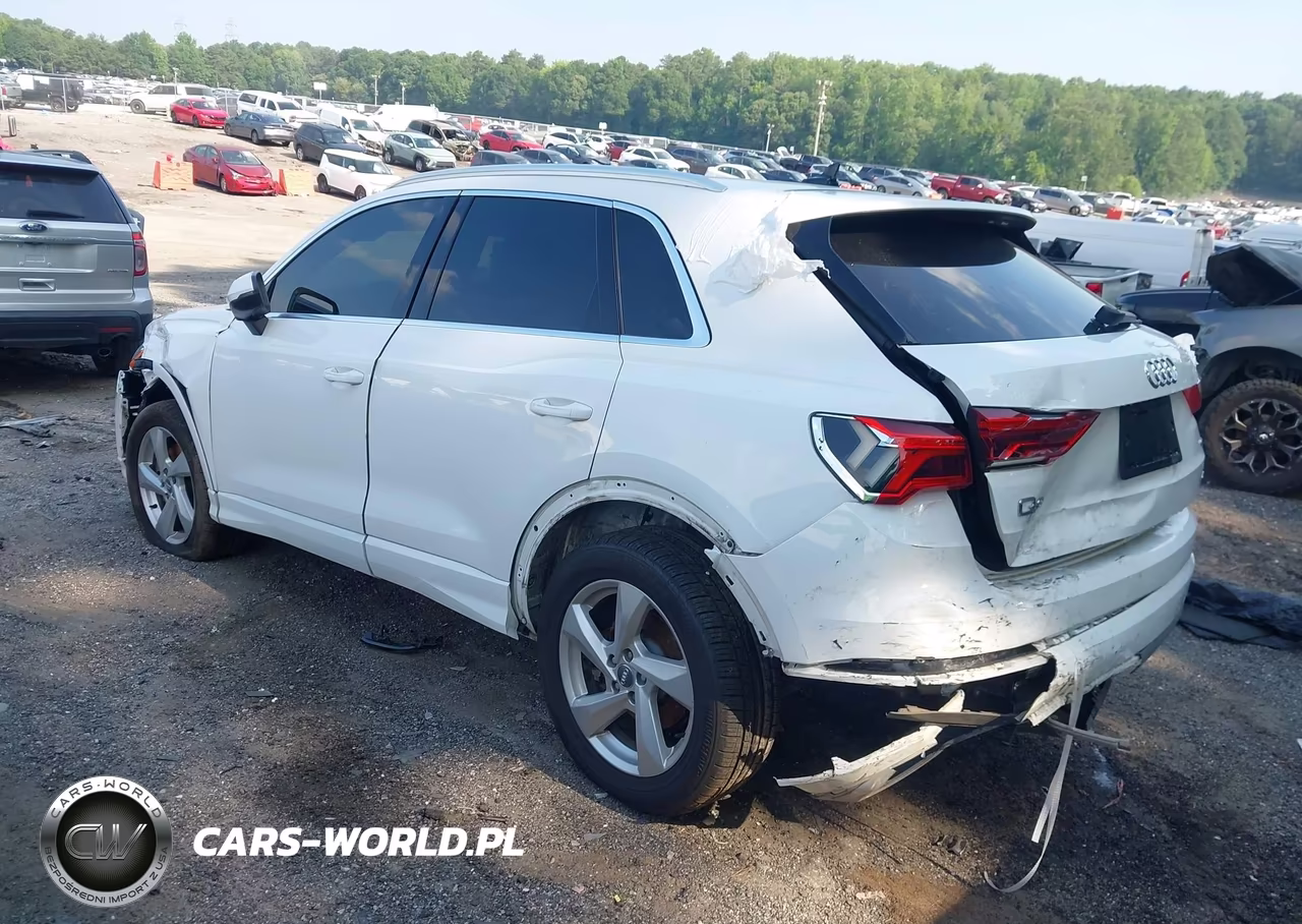 2019 Audi Q3 2.0T Premium VIN:WA1AECF3XK1079127 - 3