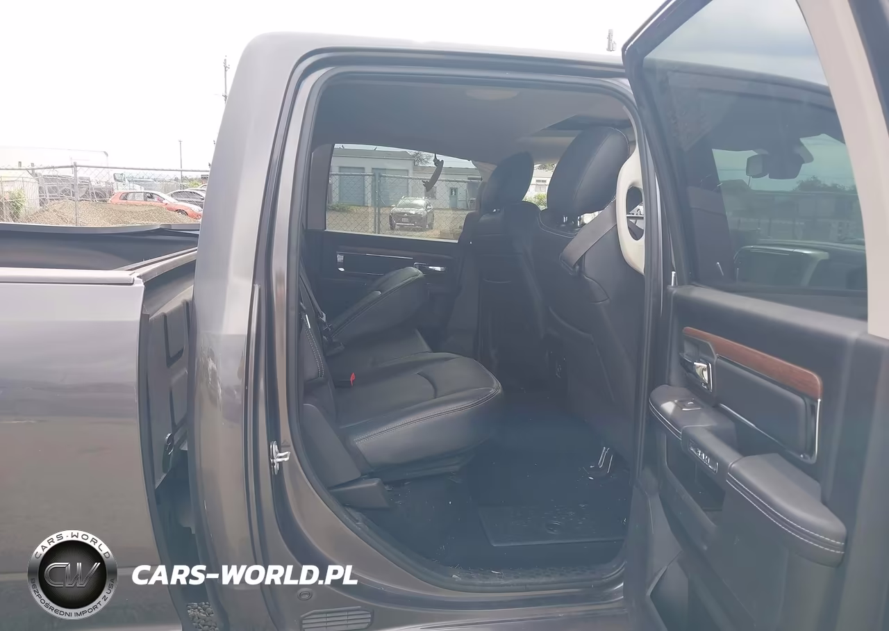 2019 Ram 1500 Classic Laramie 4X4 6'4 Box VIN:1C6RR7VM8KS704107 - 8