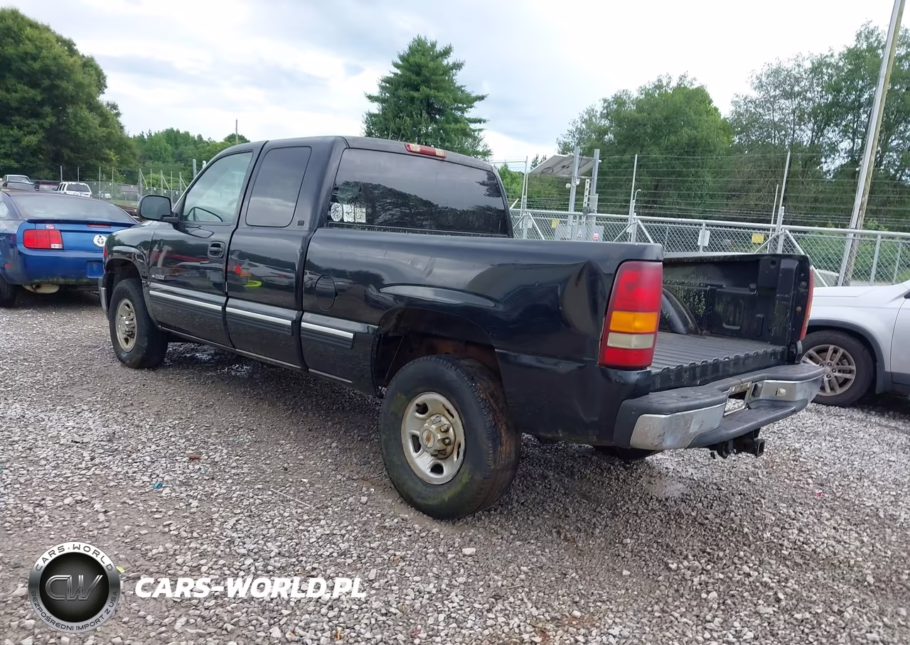 2000 Chevrolet Silverado 2500 Ls VIN:1GCFC29T6YZ135999 - 3
