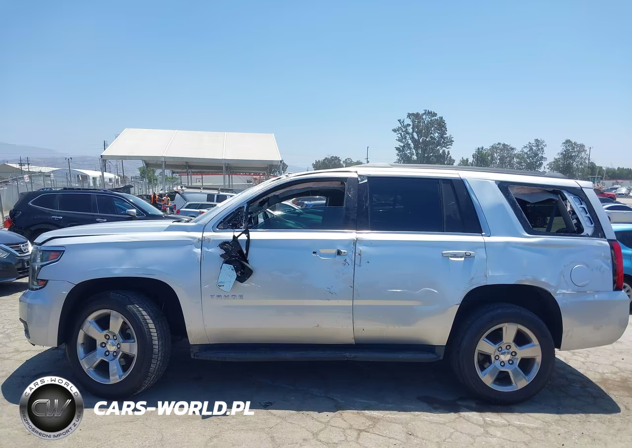 2018 Chevrolet Tahoe Lt VIN:1GNSCBKC3JR403347 - 13