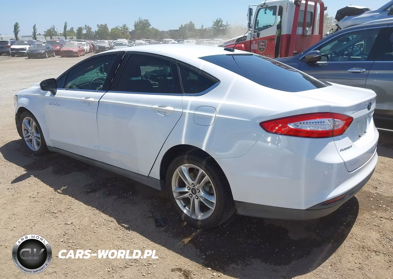 2014 Ford Fusion S VIN:3FA6P0G70ER269301 - 3