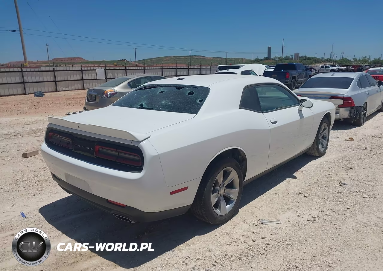 2018 Dodge Challenger Sxt VIN:2C3CDZAGXJH322034 - 4