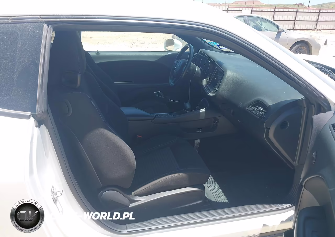 2018 Dodge Challenger Sxt VIN:2C3CDZAGXJH322034 - 5