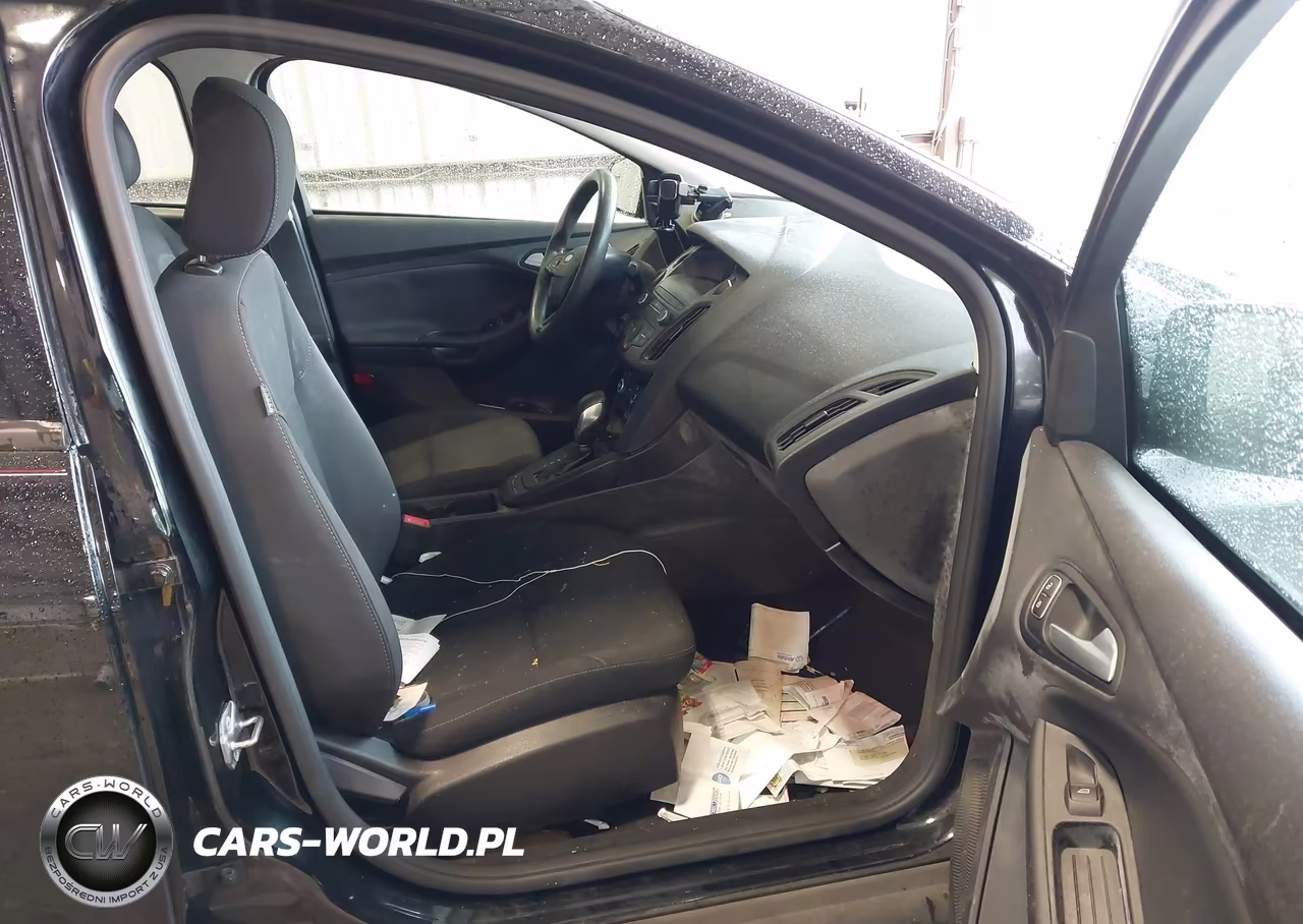 2018 Ford Focus Se VIN:1FADP3F29JL298528 - 5