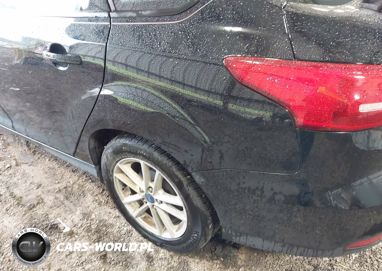 2018 Ford Focus Se VIN:1FADP3F29JL298528 - 6