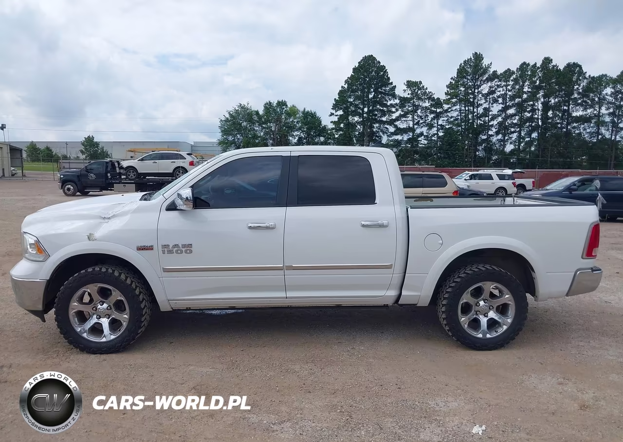 2015 Ram 1500 Laramie VIN:1C6RR7NT4FS768416 - 14