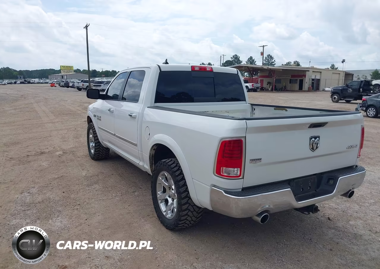 2015 Ram 1500 Laramie VIN:1C6RR7NT4FS768416 - 3