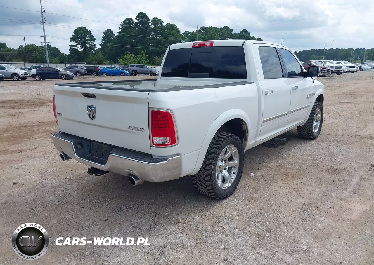 2015 Ram 1500 Laramie VIN:1C6RR7NT4FS768416 - 4