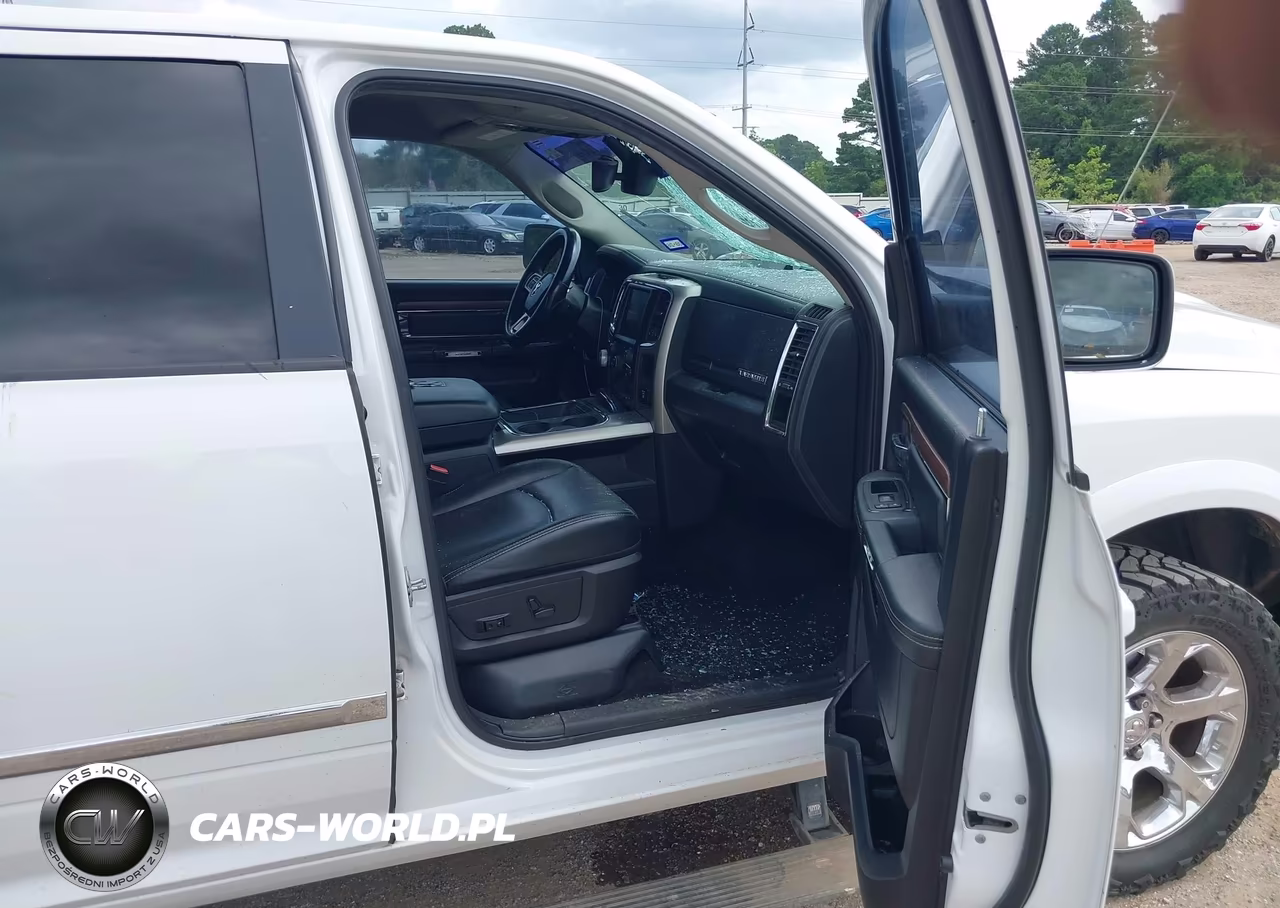 2015 Ram 1500 Laramie VIN:1C6RR7NT4FS768416 - 5