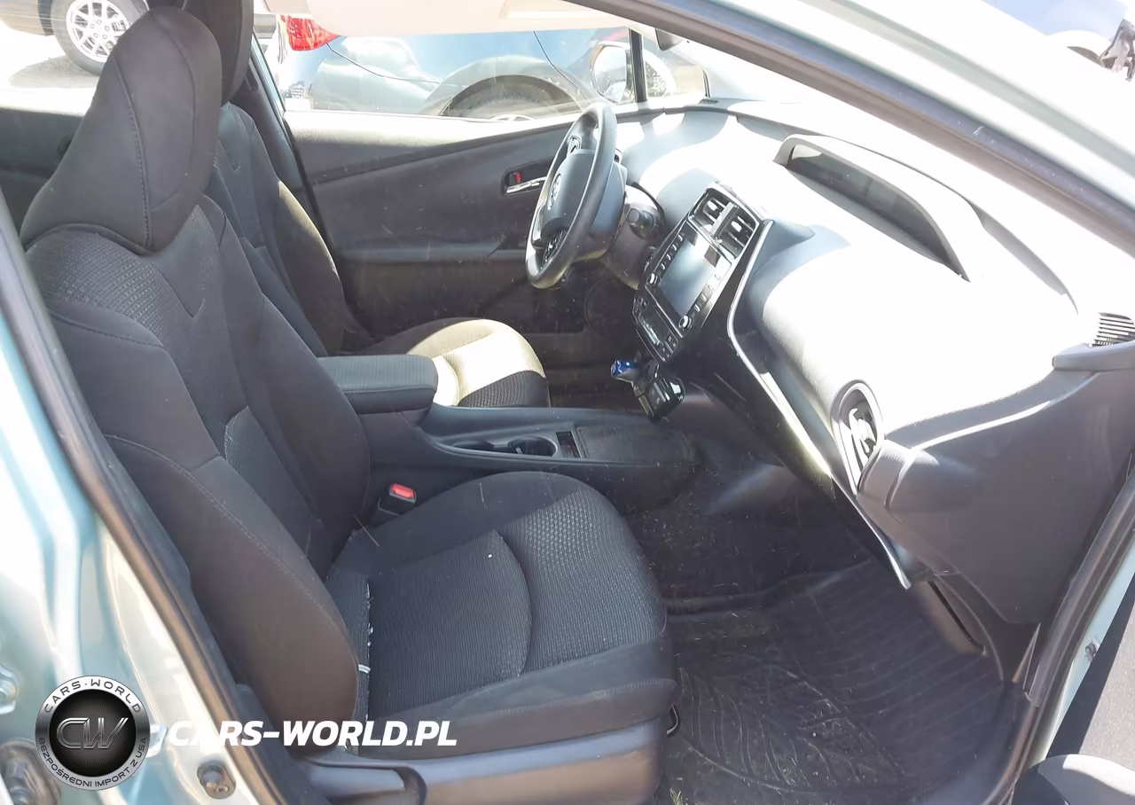 2020 Toyota Prius Le Awd-E VIN:JTDL9RFU2L3019248 - 5