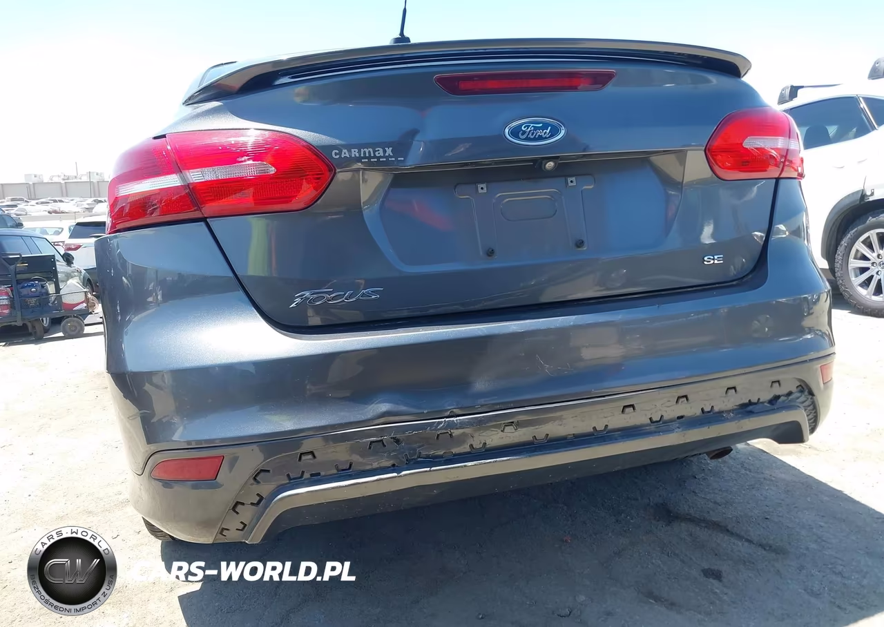 2015 Ford Focus Se VIN:1FADP3F26FL241324 - 6