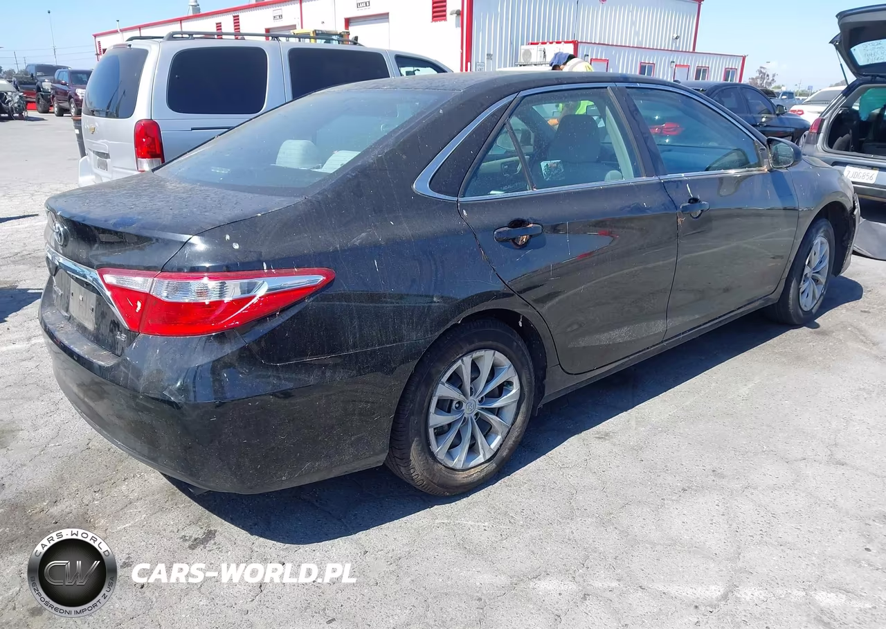2017 Toyota Camry Le VIN:4T1BF1FK5HU362315 - 4