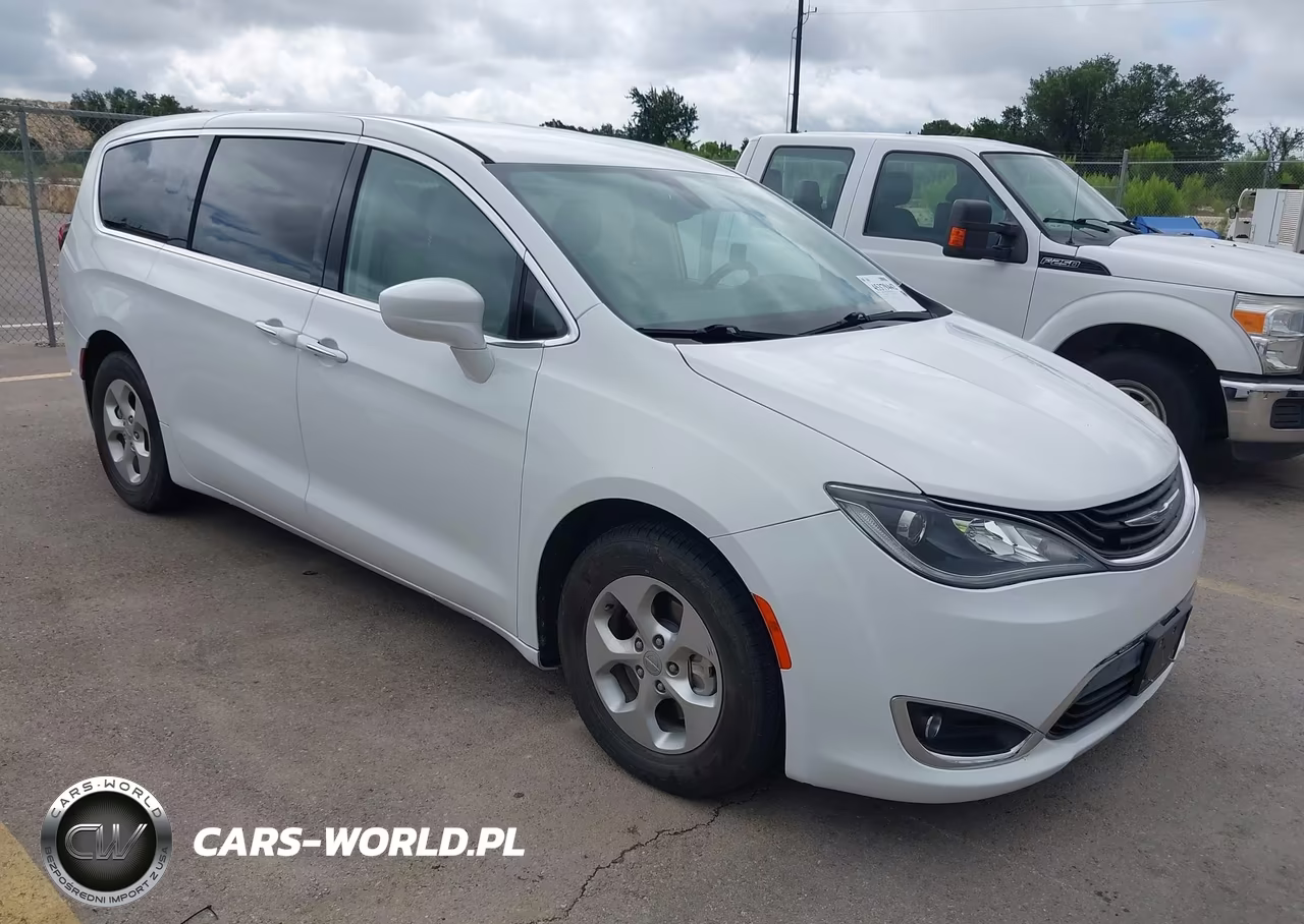 2017 Chrysler Pacifica Hybrid Touring Plus – zdjęcie 1 z 16