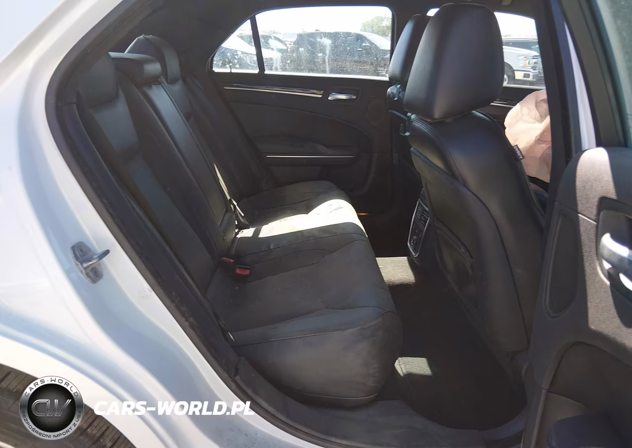 2011 Chrysler 300C Awd VIN:2C3CK6CT1BH530285 - 8