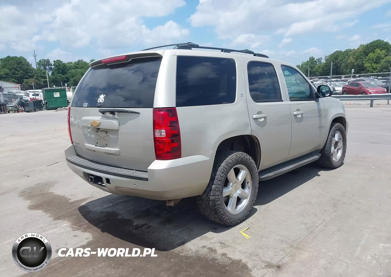 2013 Chevrolet Tahoe Lt VIN:1GNSKBE02DR357910 - 4