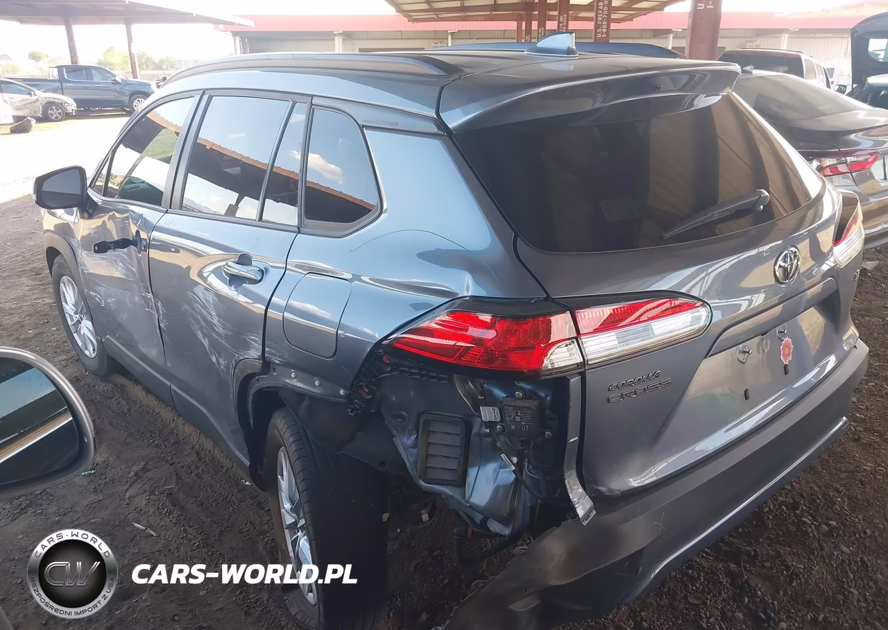 2023 Toyota Corolla Cross Le VIN:7MUCAAAGXPV041616 - 3