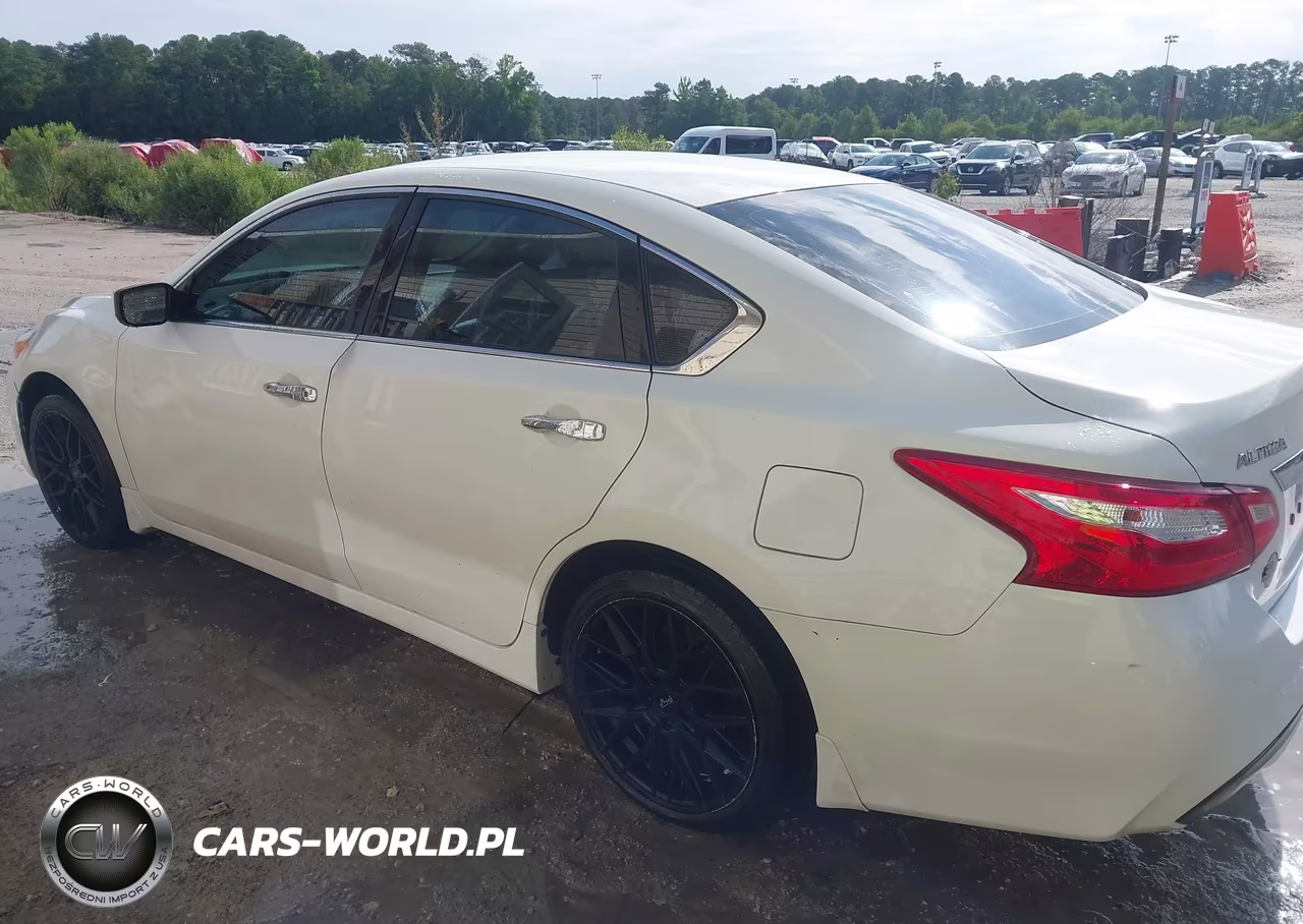 2017 Nissan Altima 2.5 S VIN:1N4AL3AP2HC484603 - 3