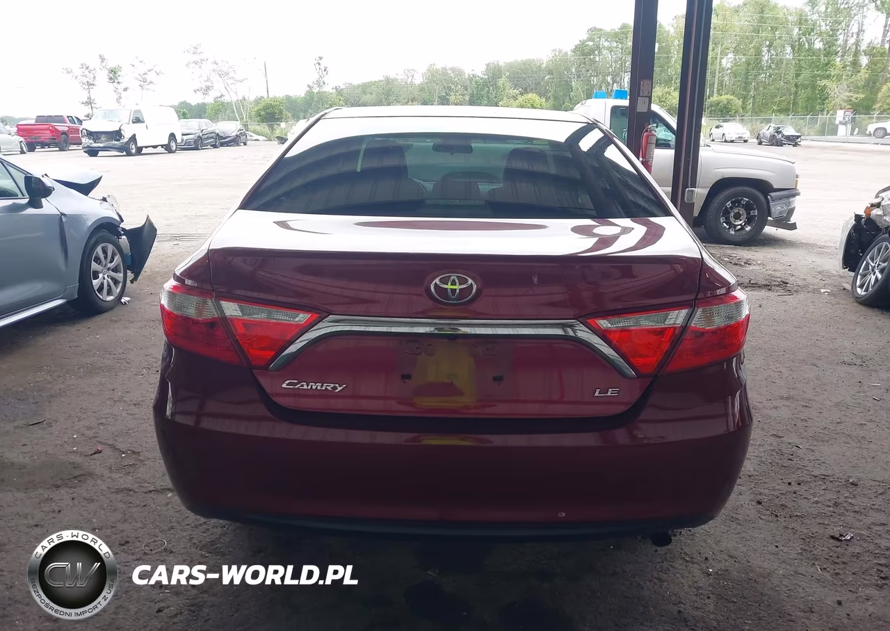 2015 Toyota Camry Le VIN:4T1BF1FK7FU915639 - 16