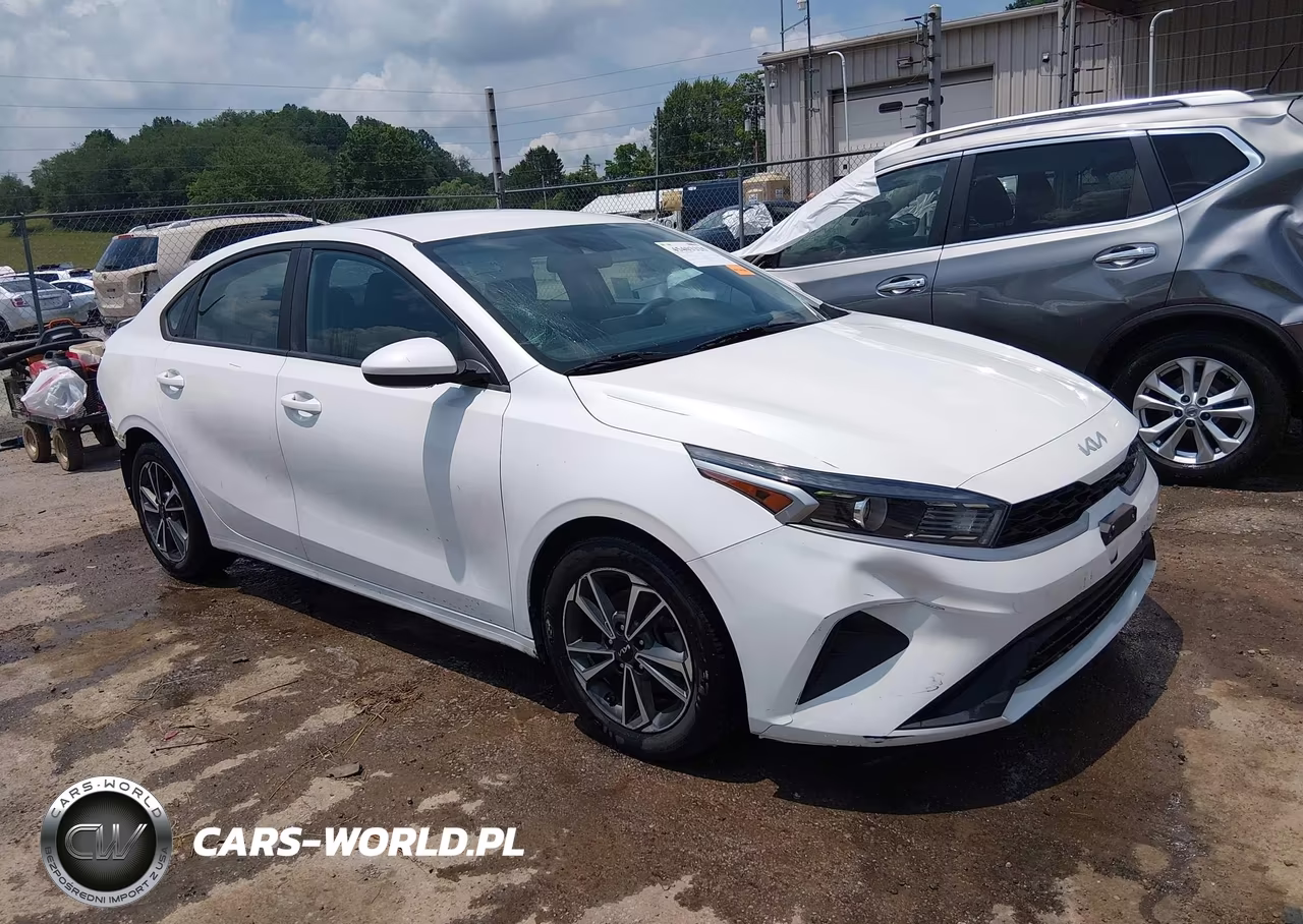 2023 Kia Forte Lxs – zdjęcie 1 z 17