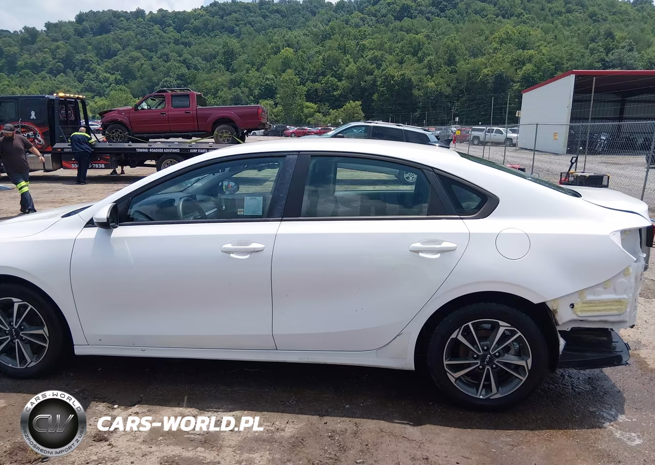 2023 Kia Forte Lxs VIN:3KPF24AD3PE650116 - 15