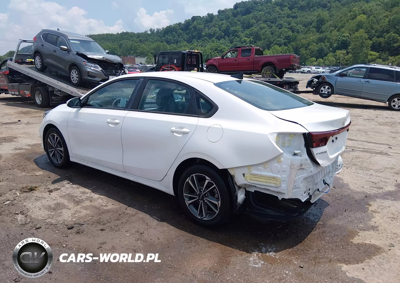 2023 Kia Forte Lxs VIN:3KPF24AD3PE650116 - 3