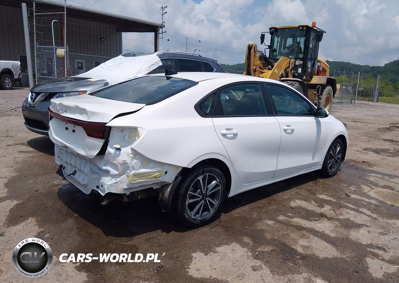 2023 Kia Forte Lxs VIN:3KPF24AD3PE650116 - 4