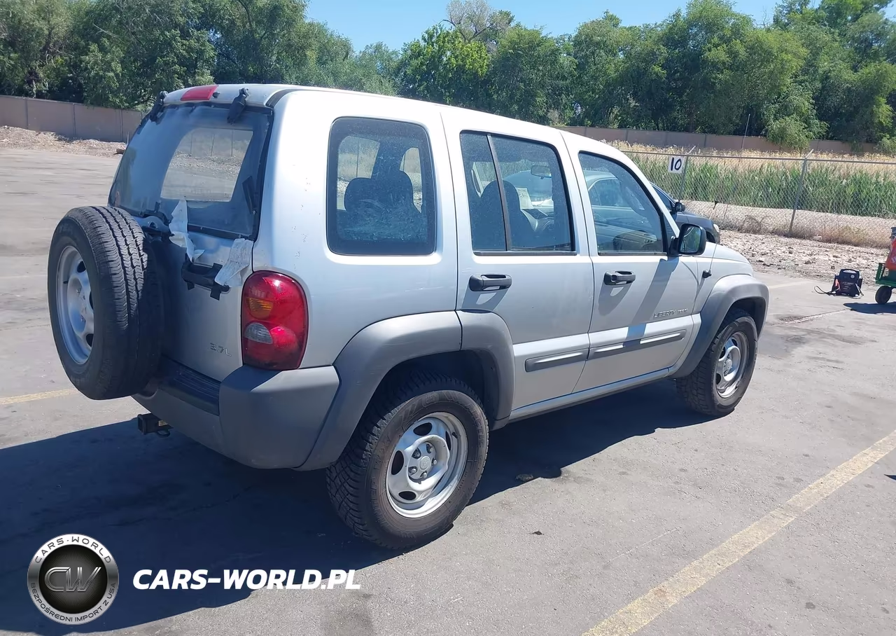 2002 Jeep Liberty Sport VIN:1J4GL48K42W345805 - 4