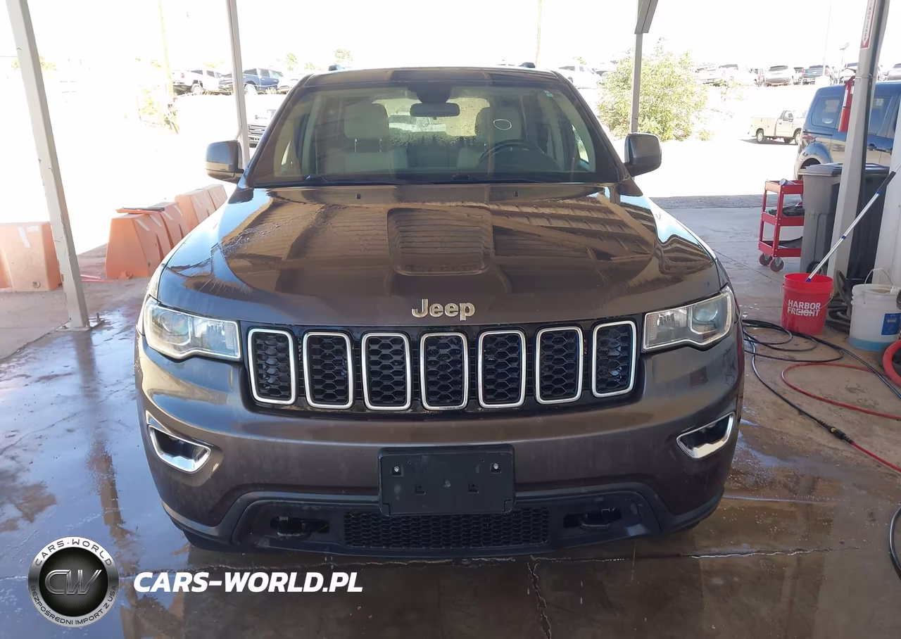 2018 Jeep Grand Cherokee Laredo E 4X4 VIN:1C4RJFAG6JC398754 - 13
