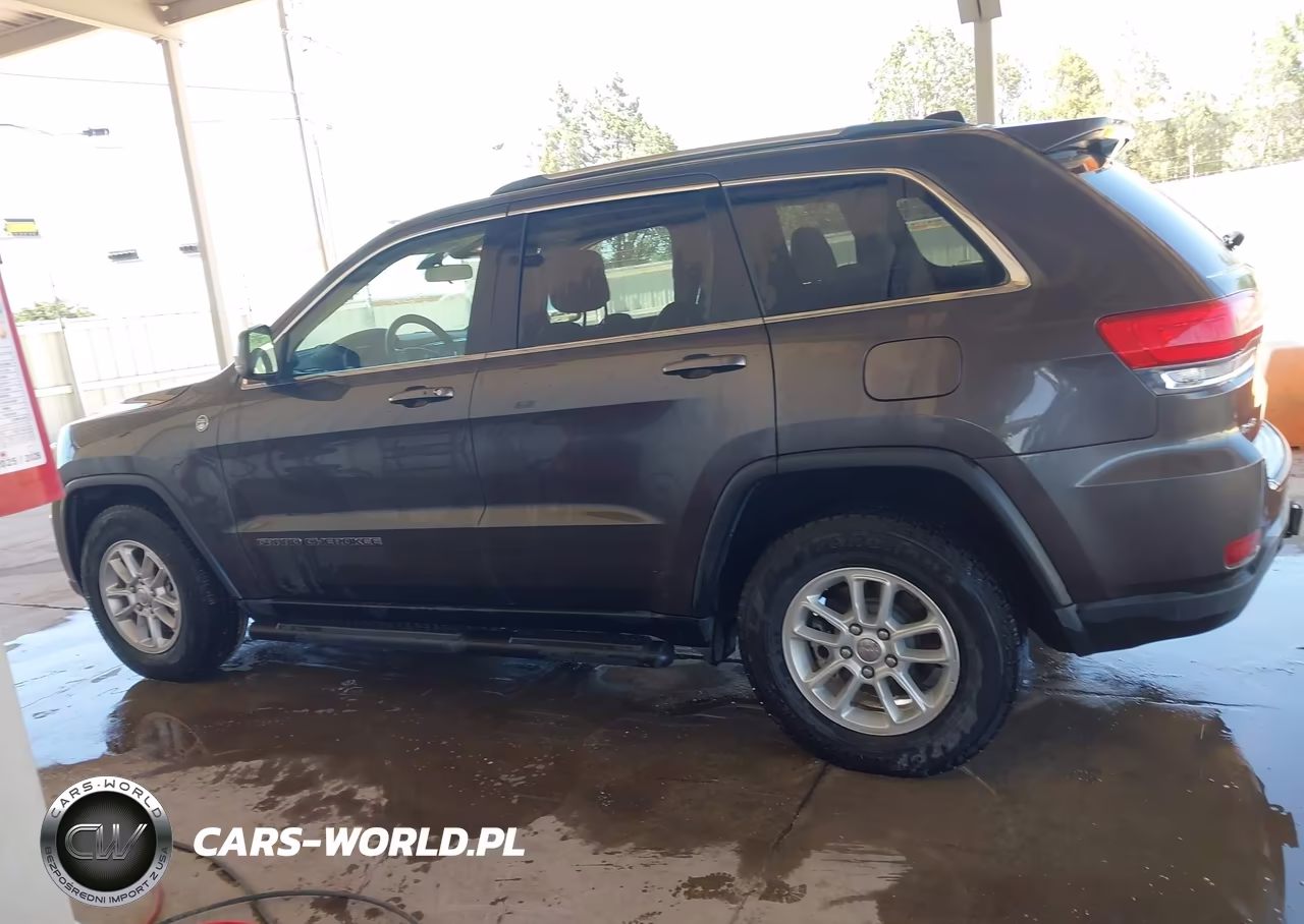 2018 Jeep Grand Cherokee Laredo E 4X4 VIN:1C4RJFAG6JC398754 - 15