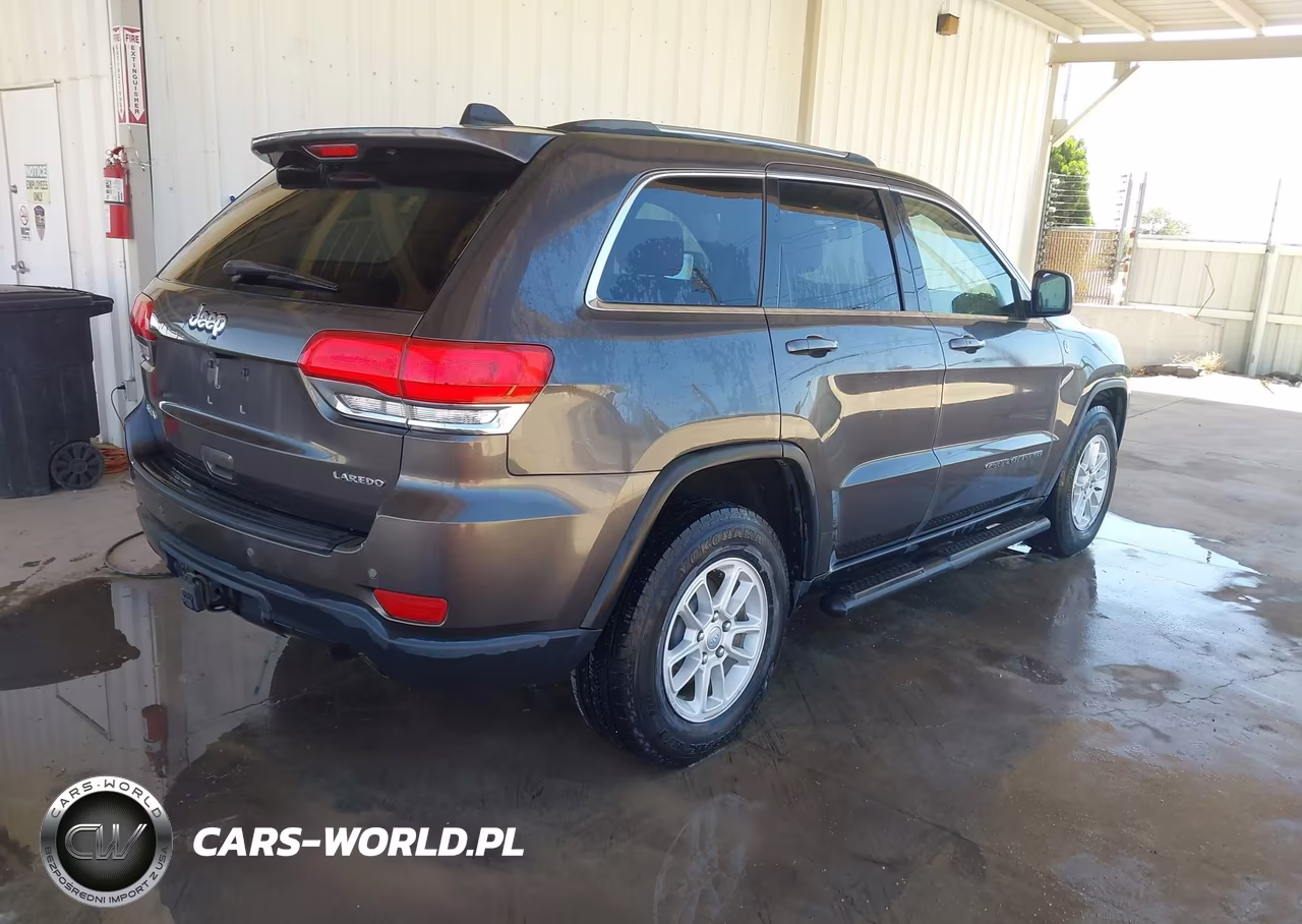 2018 Jeep Grand Cherokee Laredo E 4X4 VIN:1C4RJFAG6JC398754 - 4