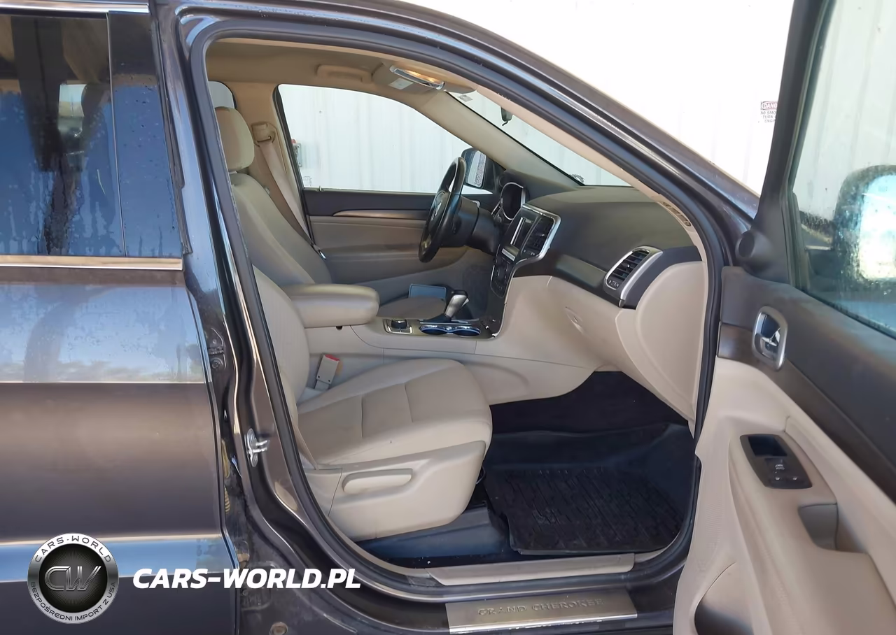2018 Jeep Grand Cherokee Laredo E 4X4 VIN:1C4RJFAG6JC398754 - 5