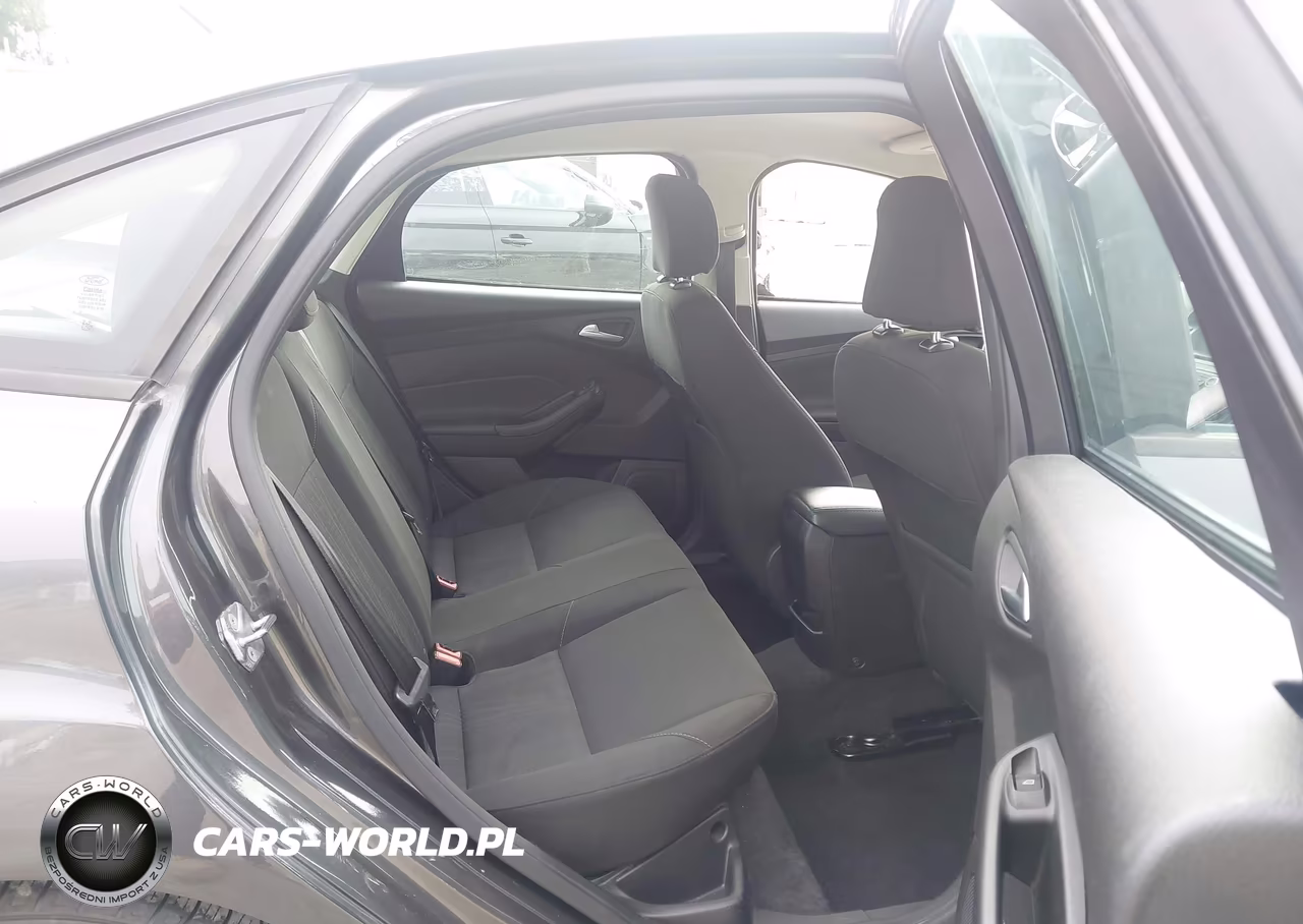 2015 Ford Focus Se VIN:1FADP3F20FL294665 - 8