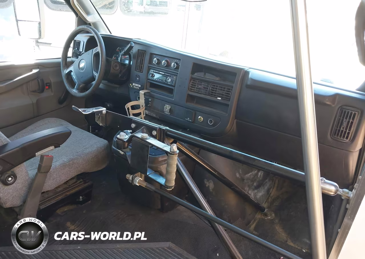 2016 Chevrolet Express Cutaway 3500 Diesel VIN:1GB3GRBL4G1233148 - 5