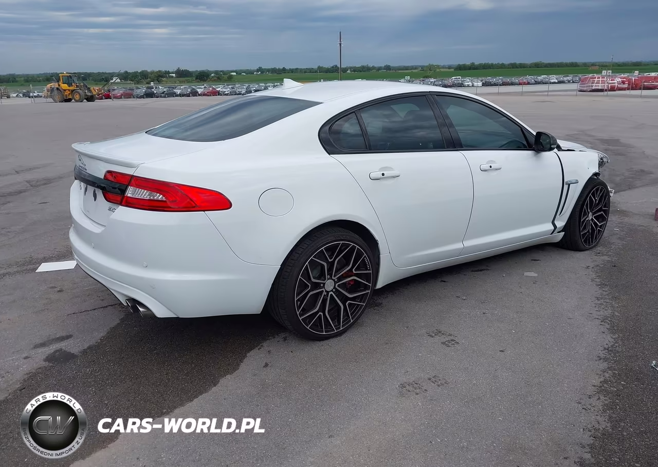 2015 Jaguar Xf 5.0L Supercharged VIN:SAJWA0HP6FMU54507 - 4