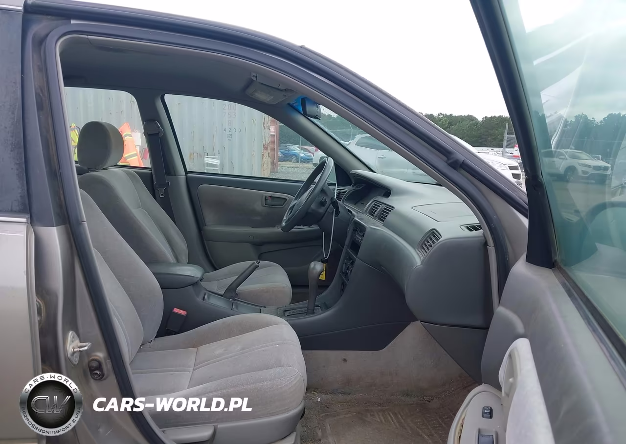 1999 Toyota Camry Le VIN:4T1BG22K6XU502976 - 5