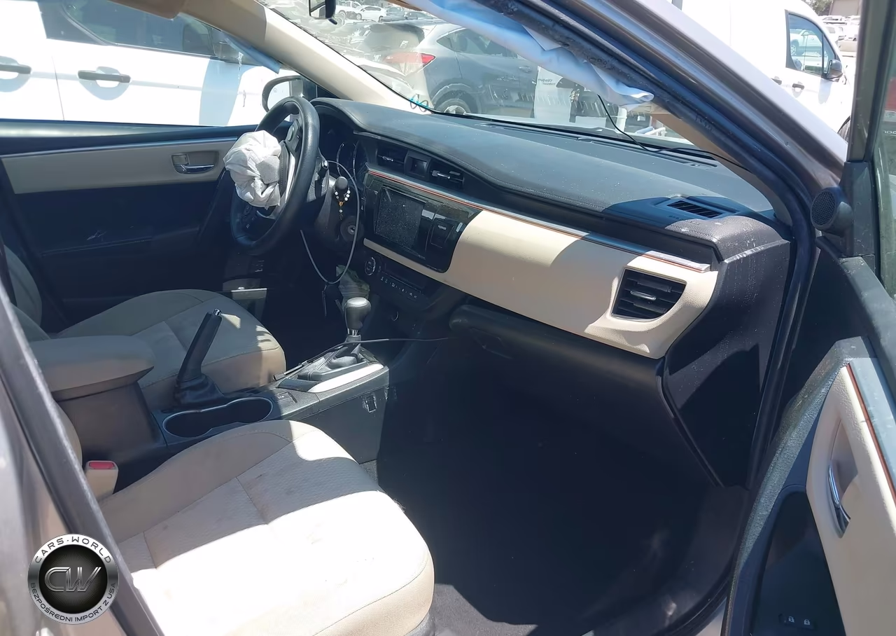 2016 Toyota Corolla Le VIN:2T1BURHE5GC485852 - 5