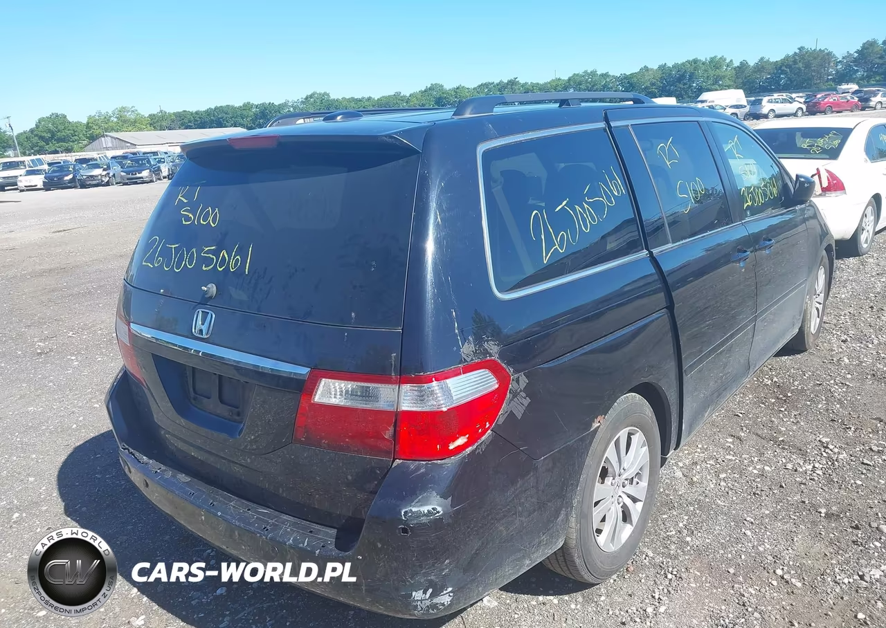 2007 Honda Odyssey Touring VIN:5FNRL38857B092650 - 4