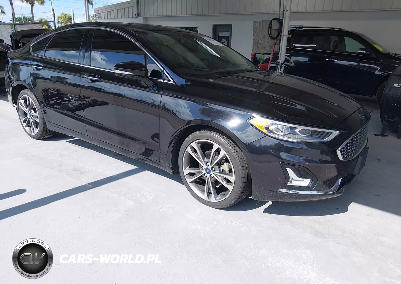 2020 Ford Fusion Titanium – zdjęcie 1 z 17