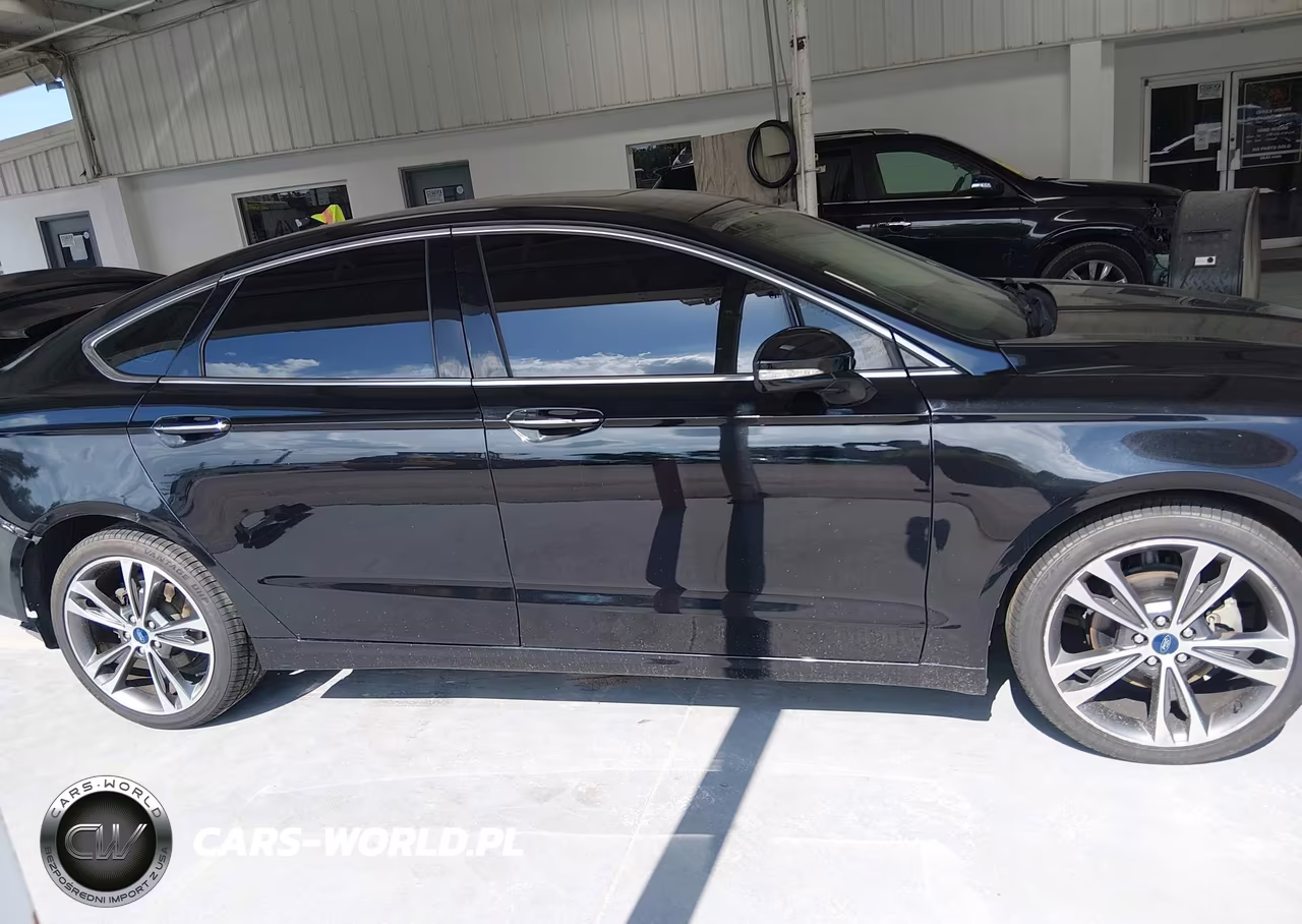 2020 Ford Fusion Titanium VIN:3FA6P0D91LR192327 - 14