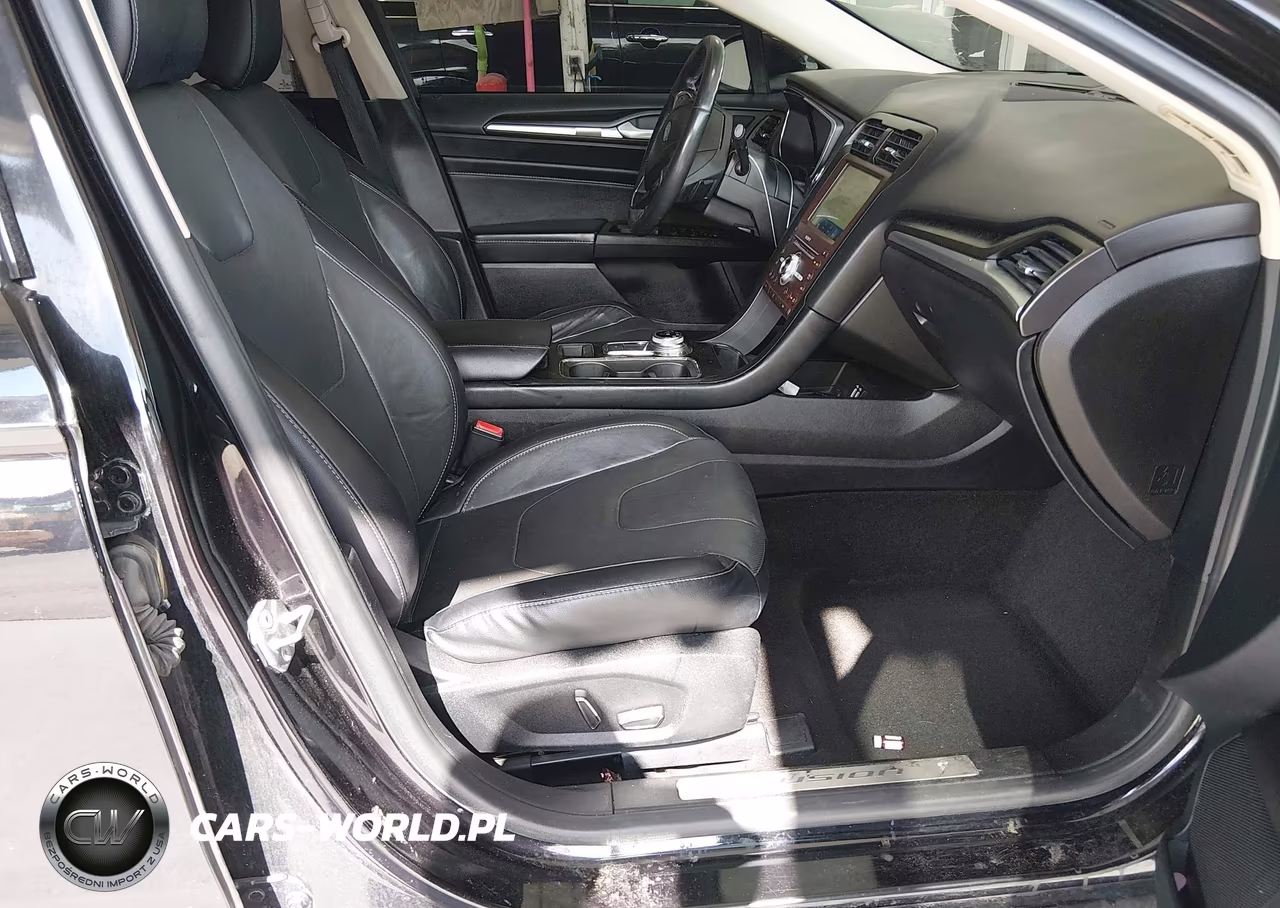 2020 Ford Fusion Titanium VIN:3FA6P0D91LR192327 - 5