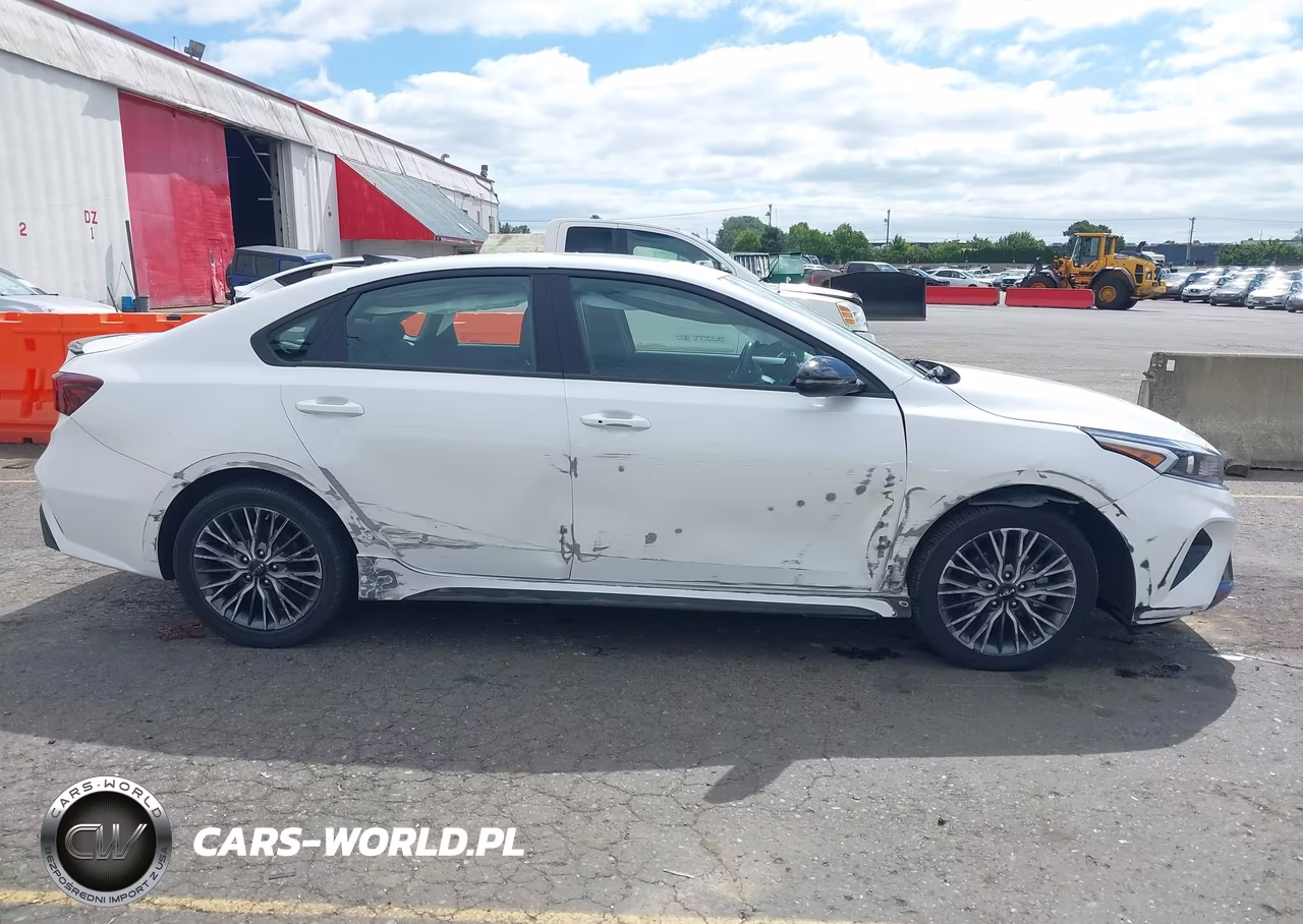 2022 Kia Forte Gt-Line VIN:3KPF54AD0NE440299 - 13