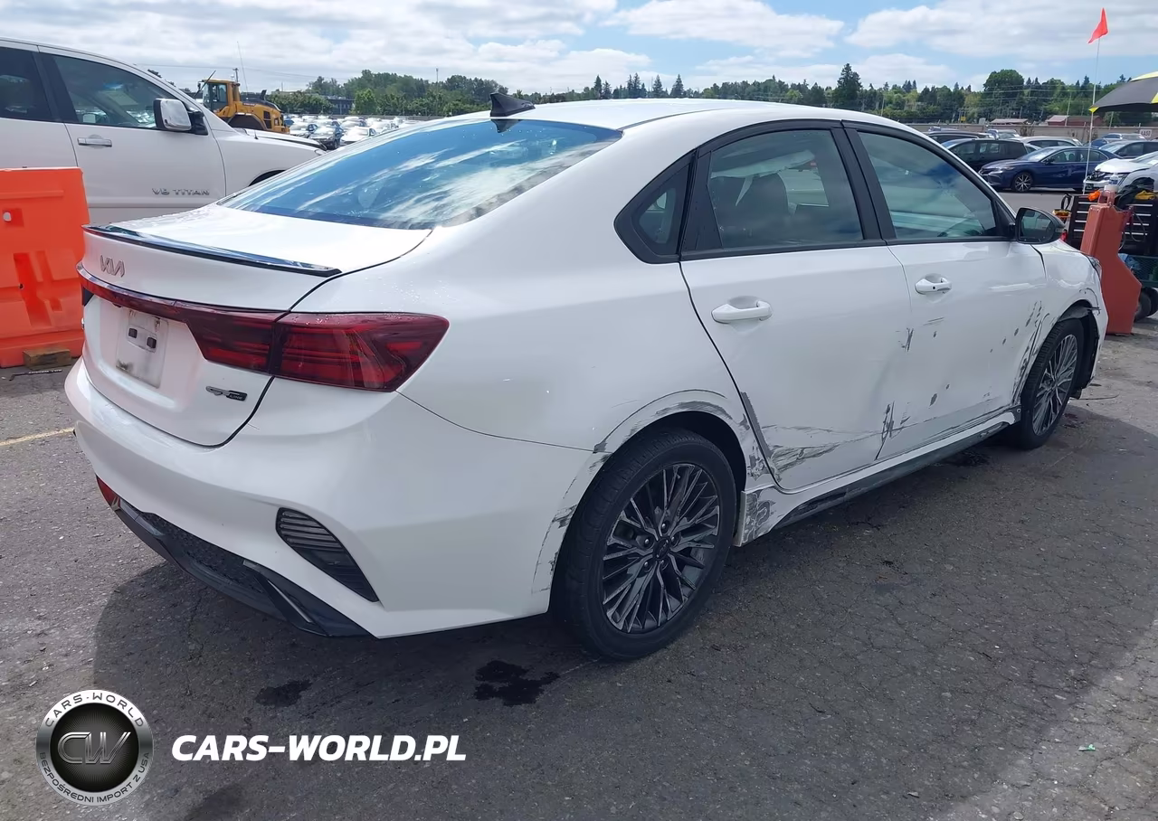 2022 Kia Forte Gt-Line VIN:3KPF54AD0NE440299 - 4