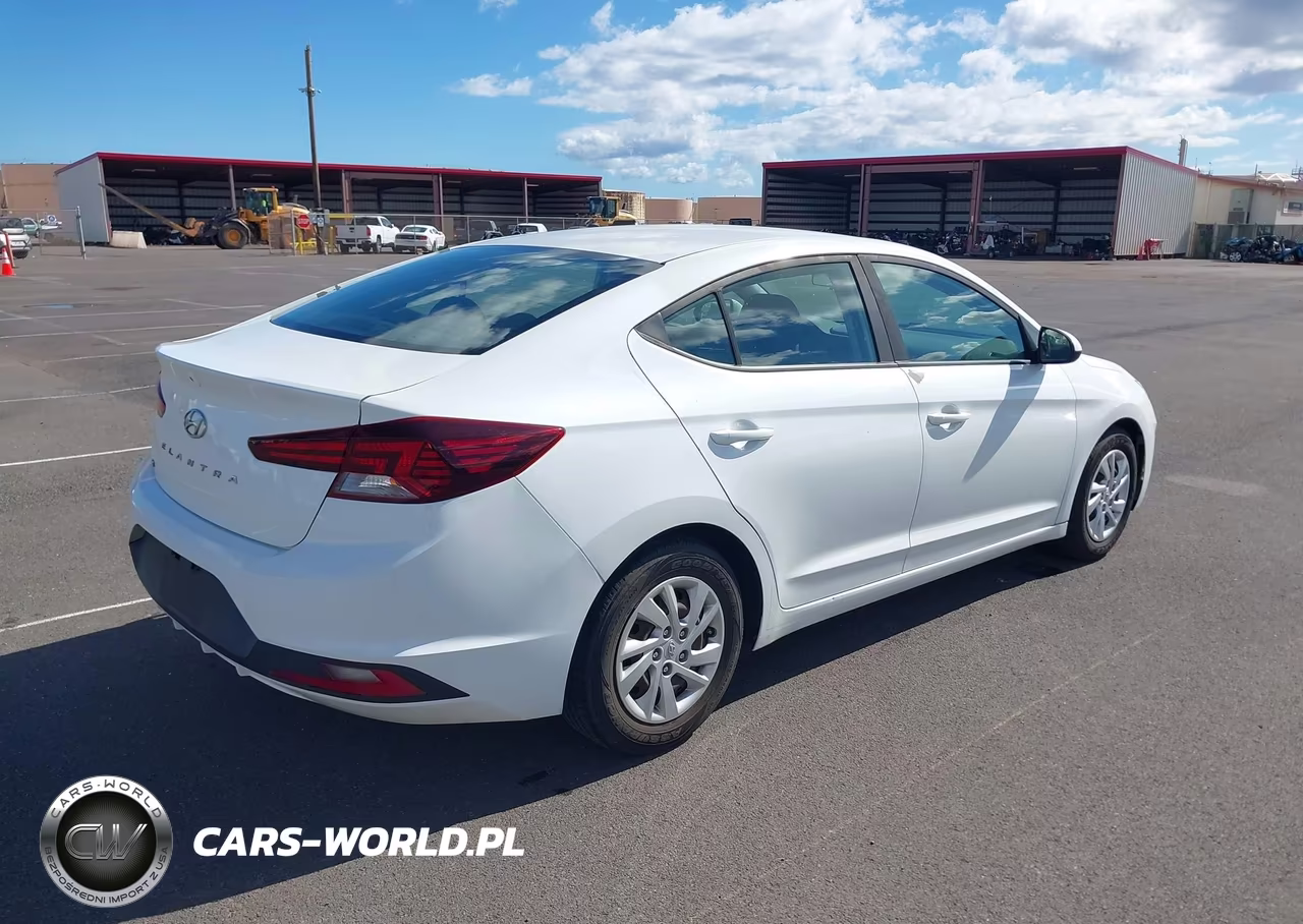2019 Hyundai Elantra Se VIN:5NPD74LF6KH486114 - 4