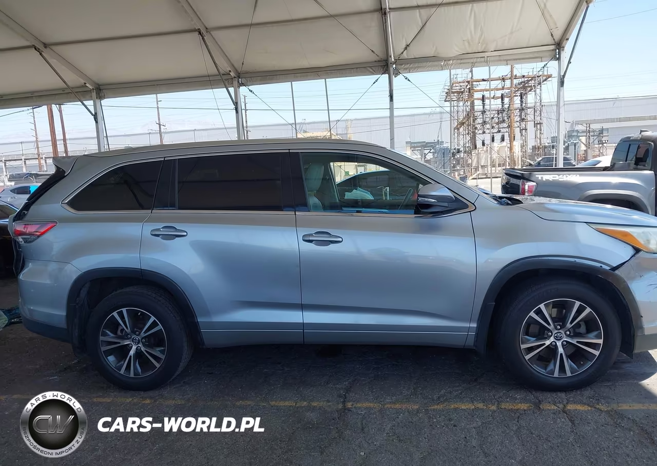 2016 Toyota Highlander Xle V6 VIN:5TDJKRFHXGS286026 - 13