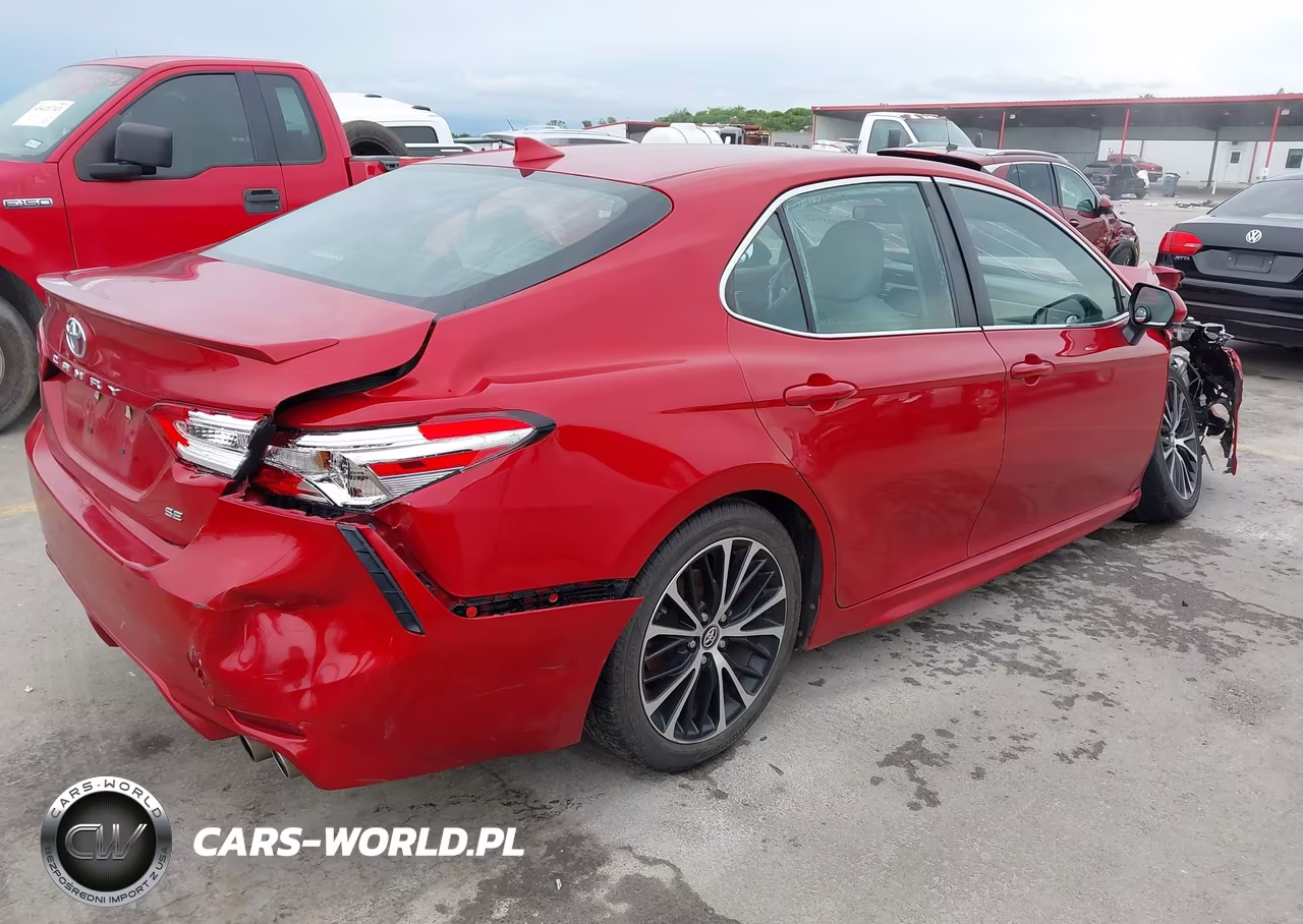 2020 Toyota Camry Se VIN:4T1G11AK5LU345633 - 4