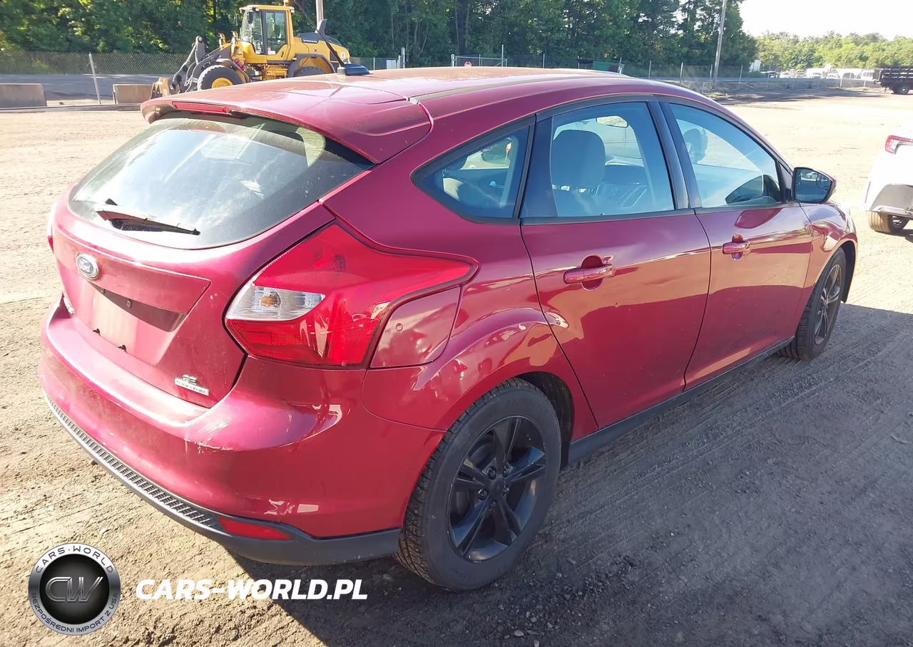 2014 Ford Focus Se VIN:1FADP3K25EL104556 - 4