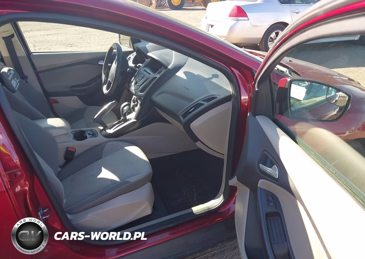 2014 Ford Focus Se VIN:1FADP3K25EL104556 - 5