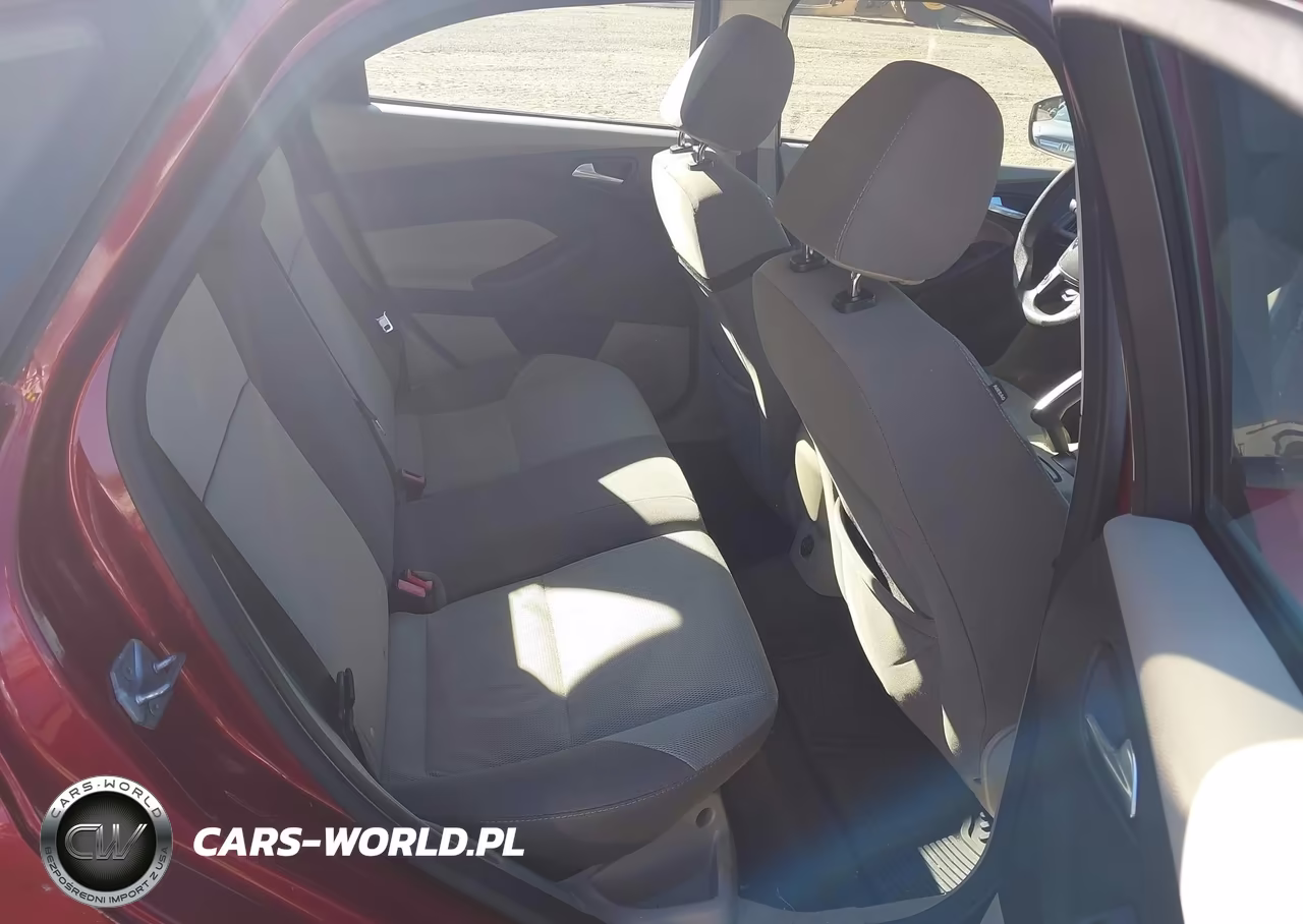 2014 Ford Focus Se VIN:1FADP3K25EL104556 - 8