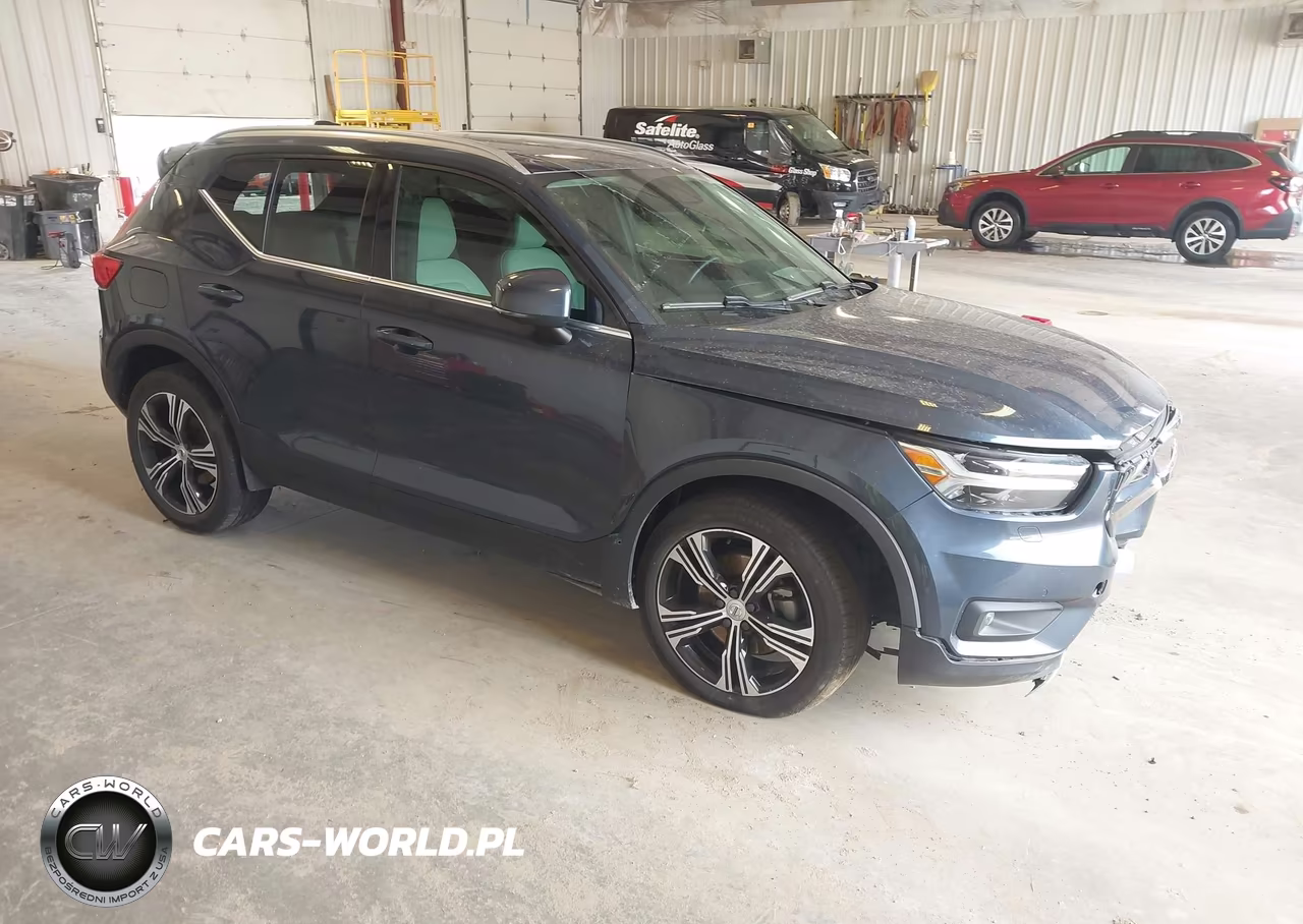 2022 Volvo Xc40 T5 Inscription – zdjęcie 1 z 16